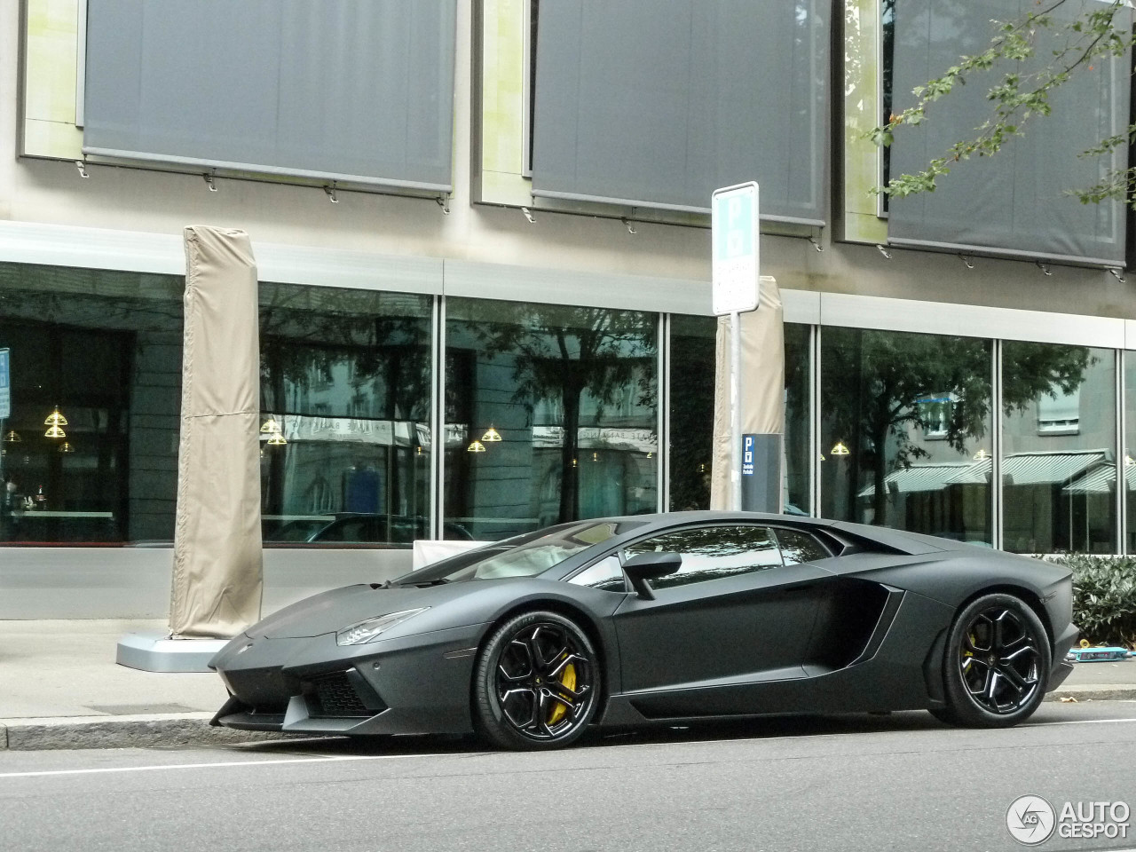 Lamborghini Aventador LP700-4