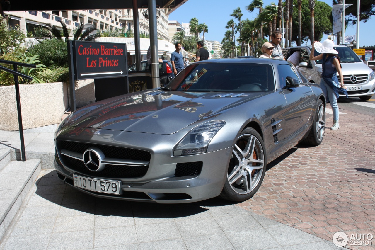 Mercedes-Benz SLS AMG