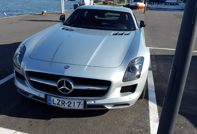 Mercedes-Benz SLS AMG