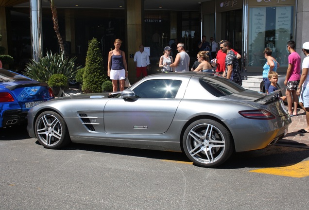 Mercedes-Benz SLS AMG