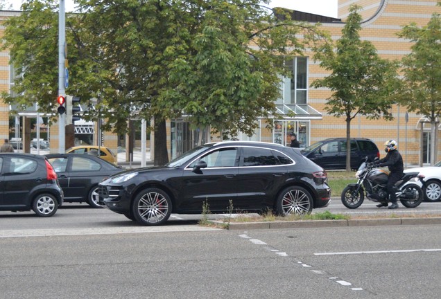 Porsche 95B Macan Turbo