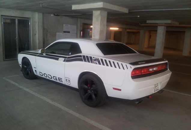 Dodge Challenger SRT-8