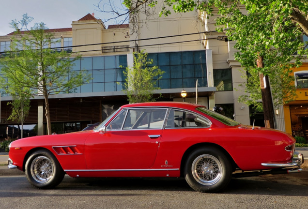 Ferrari 330 GT 2+2 Series II