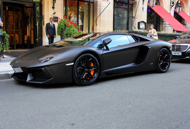 Lamborghini Aventador LP700-4 Roadster