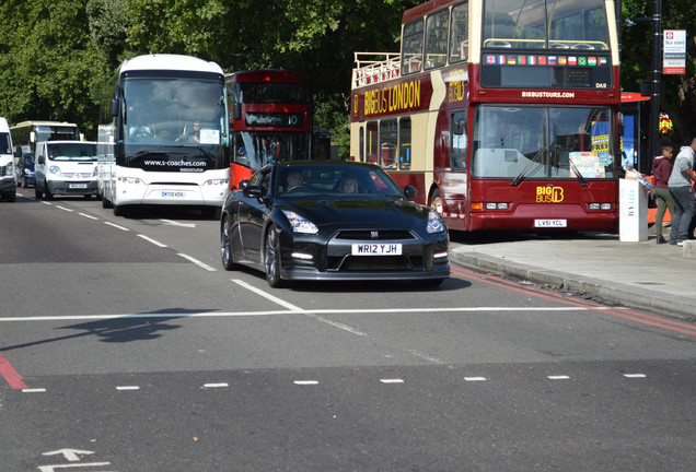 Nissan GT-R 2011