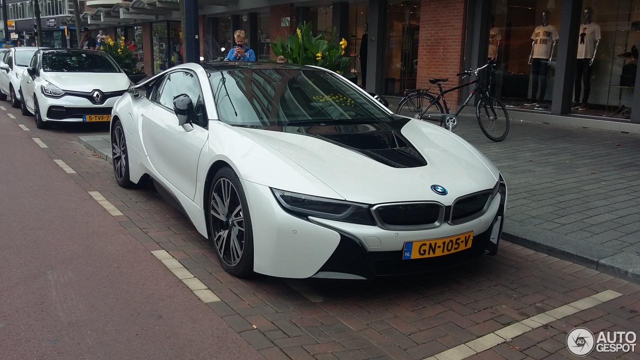 BMW i8