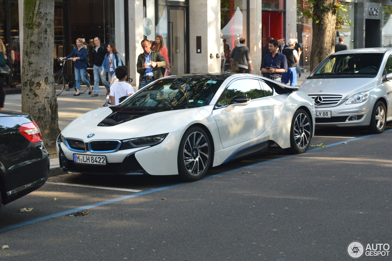 BMW i8