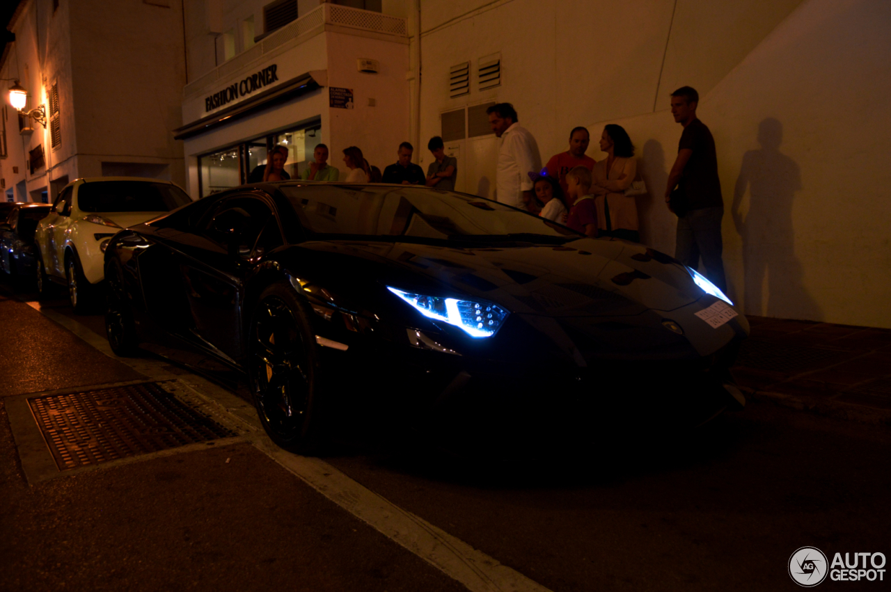 Lamborghini Aventador LP700-4