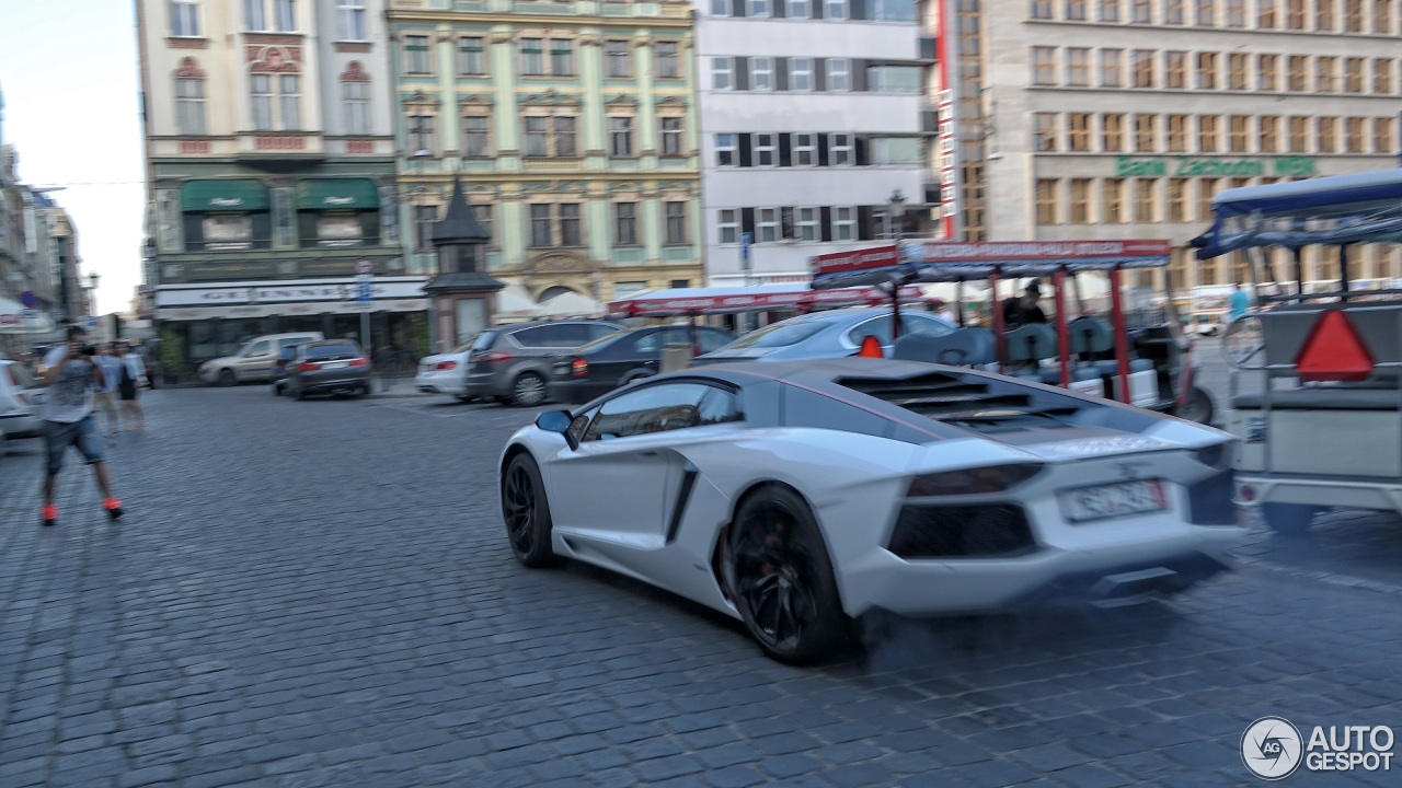 Lamborghini Aventador LP700-4 Pirelli Edition