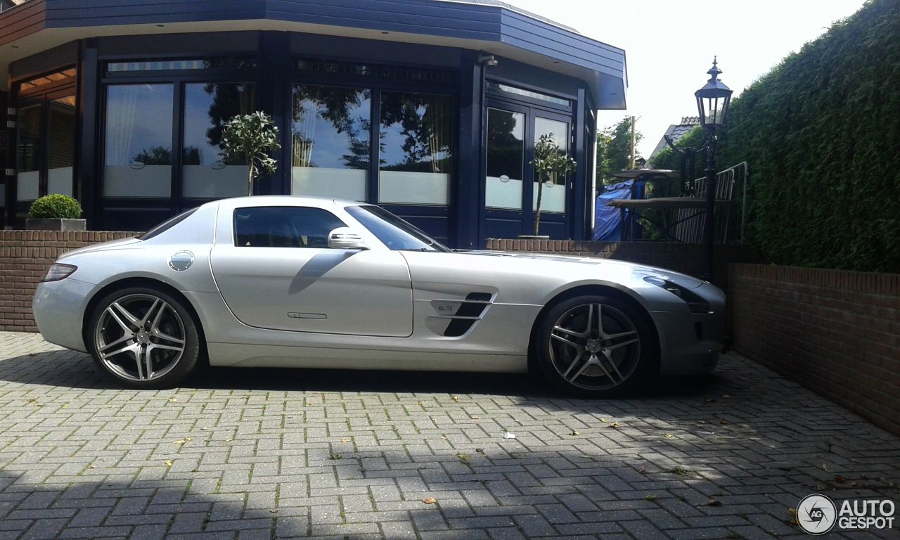 Mercedes-Benz SLS AMG