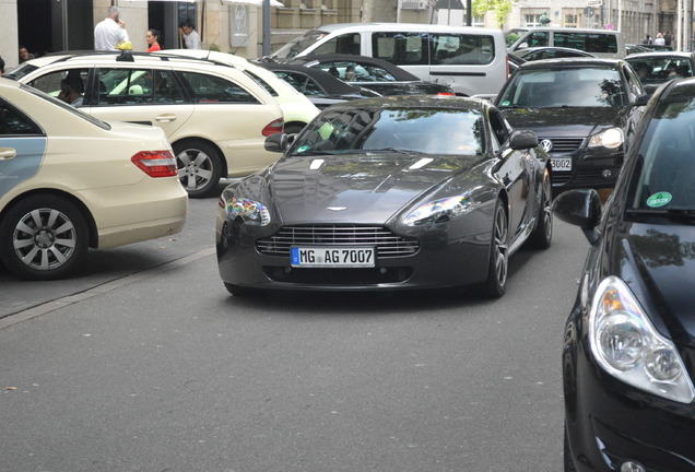 Aston Martin V8 Vantage 2012