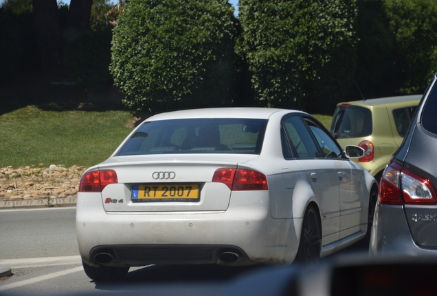 Audi RS4 Sedan