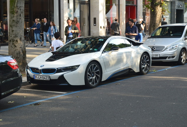 BMW i8