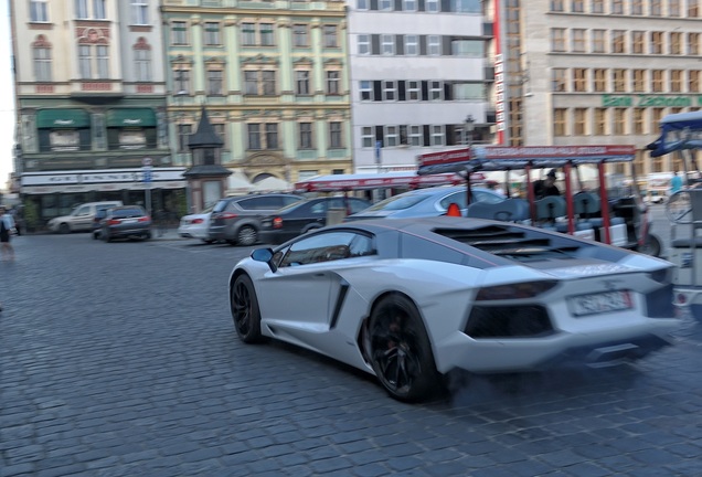 Lamborghini Aventador LP700-4 Pirelli Edition