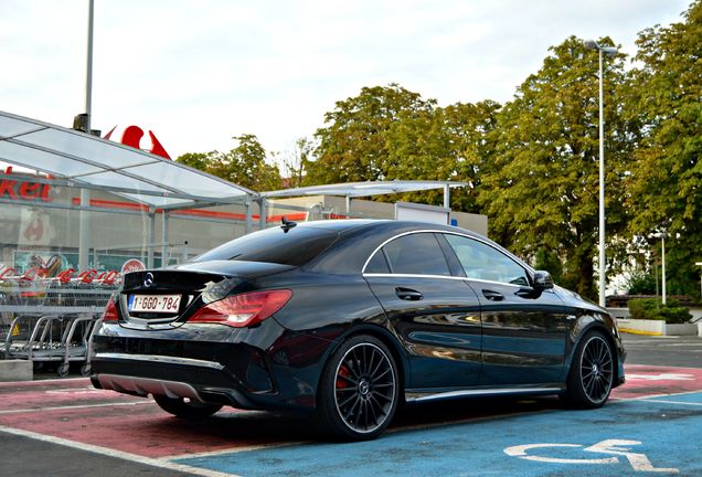 Mercedes-Benz CLA 45 AMG C117