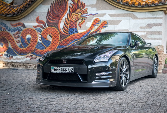 Nissan GT-R 2014