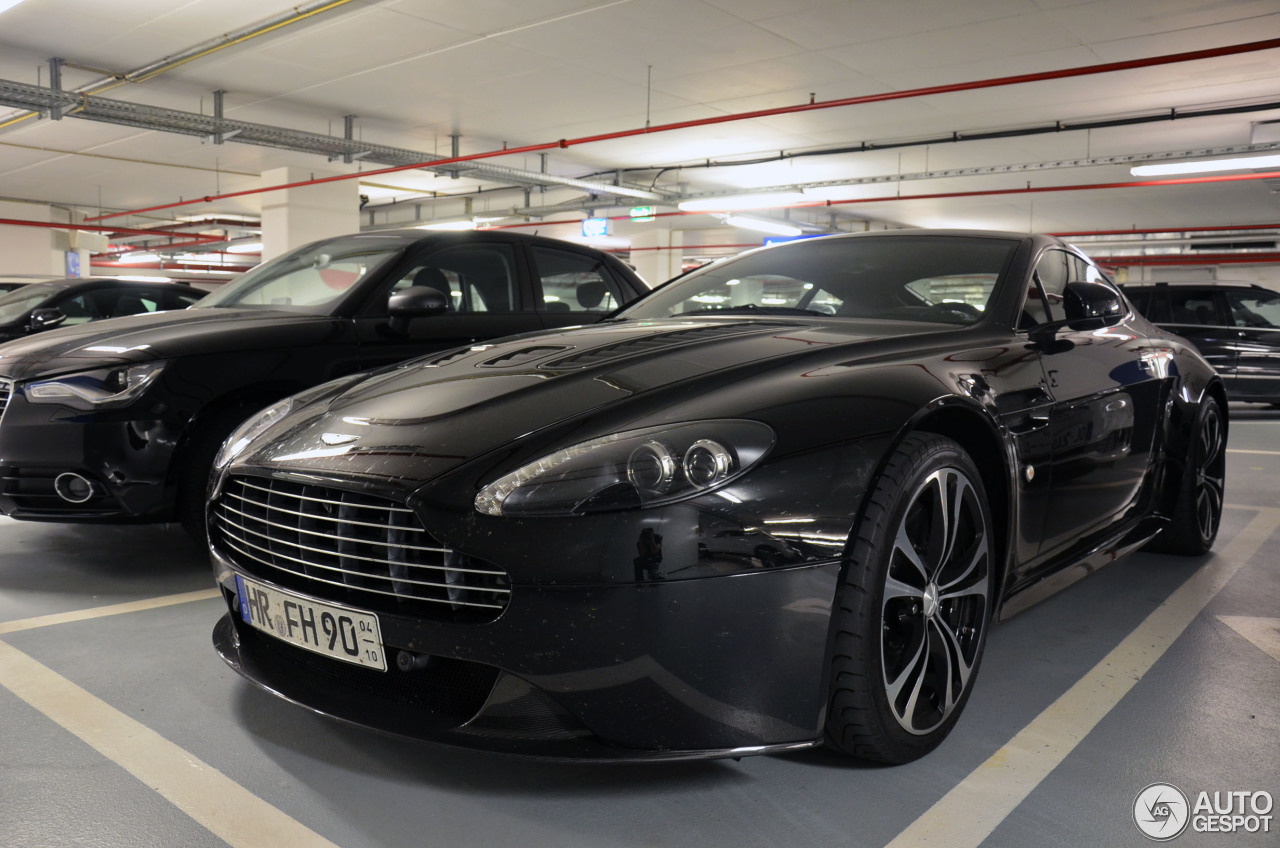 Aston Martin V12 Vantage