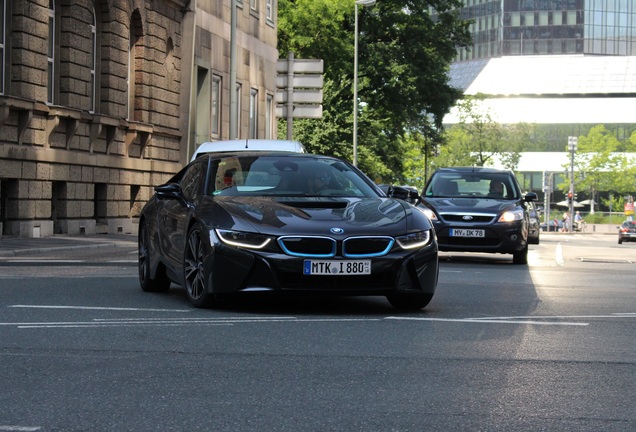 BMW i8