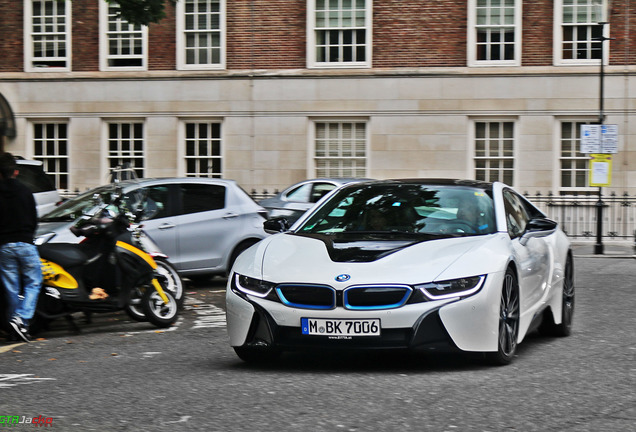 BMW i8