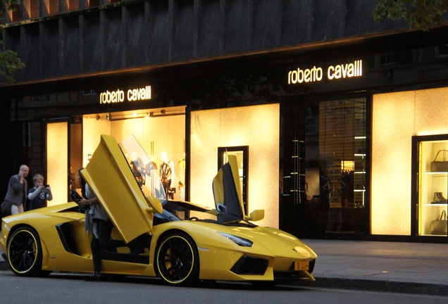 Lamborghini Aventador LP700-4 Roadster