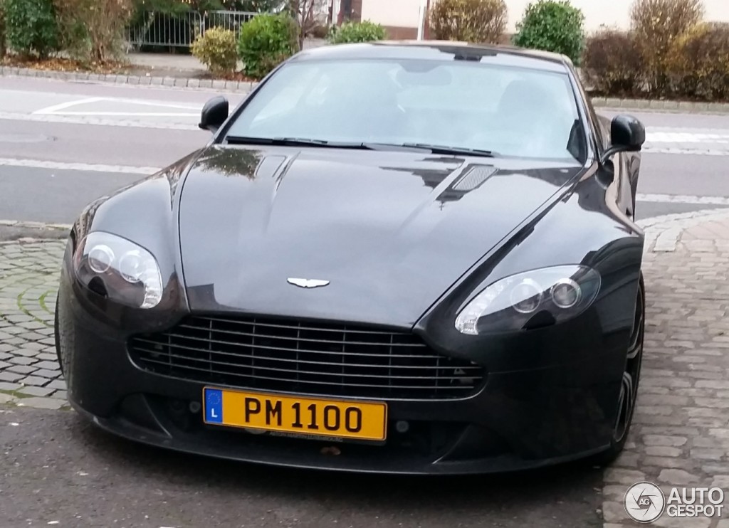 Aston Martin V8 Vantage 2012