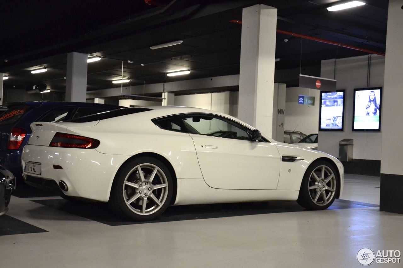 Aston Martin V8 Vantage