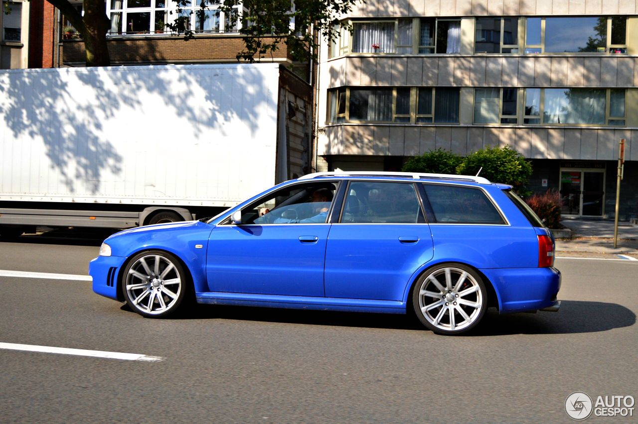 Audi RS4 Avant B5