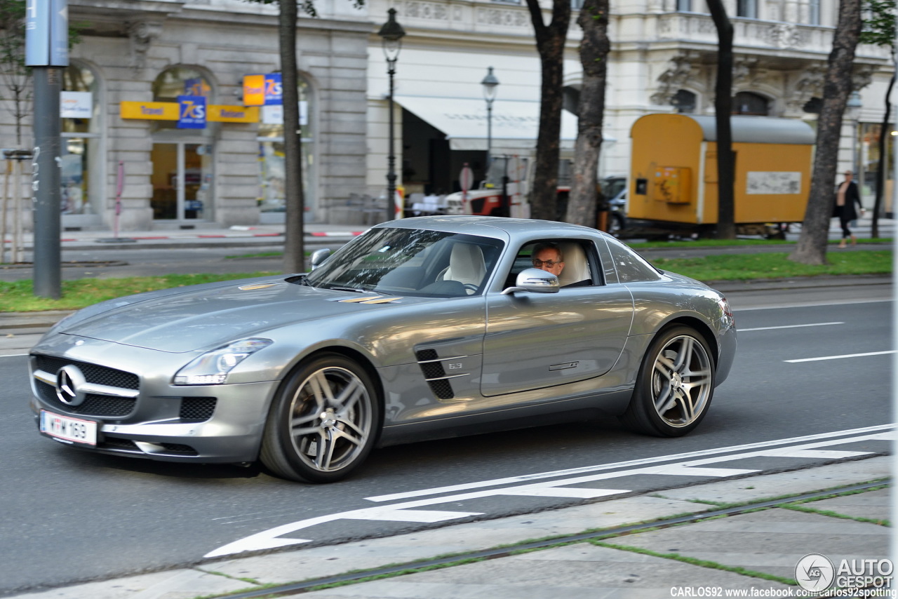 Mercedes-Benz SLS AMG