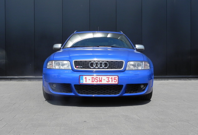 Audi RS4 Avant B5