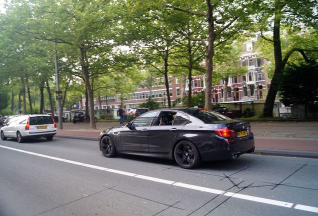 BMW M5 F10 2011