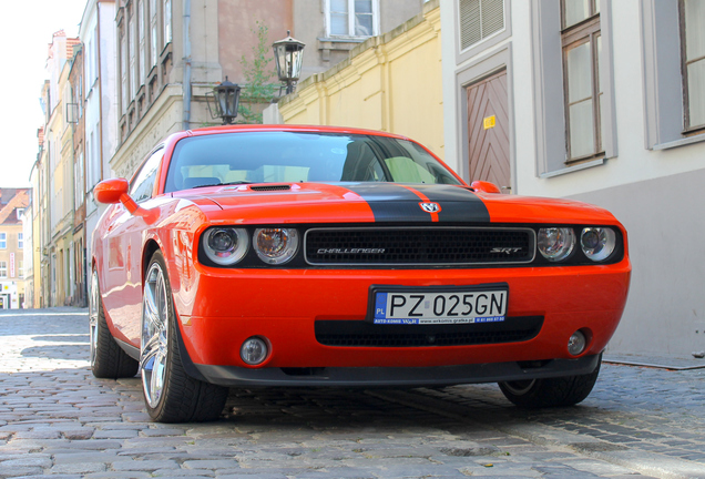 Dodge Challenger SRT-8