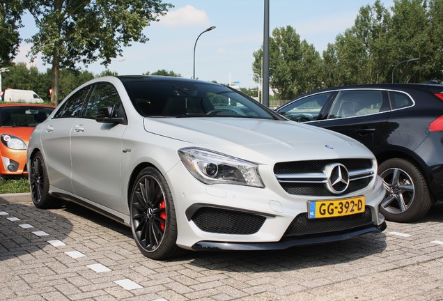 Mercedes-Benz CLA 45 AMG C117