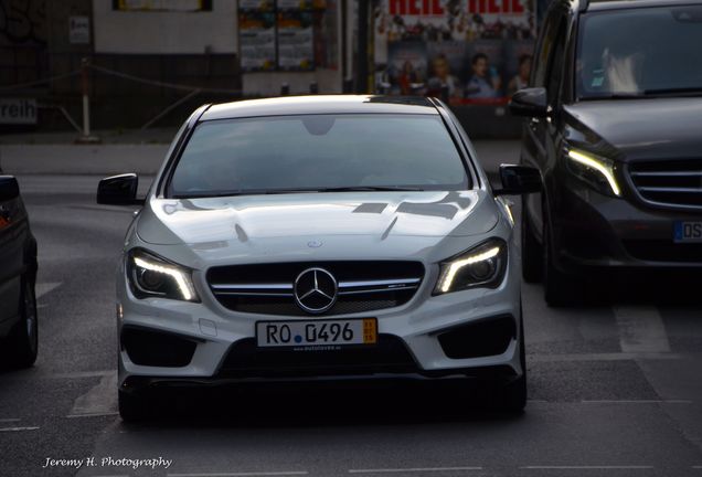 Mercedes-Benz CLA 45 AMG C117