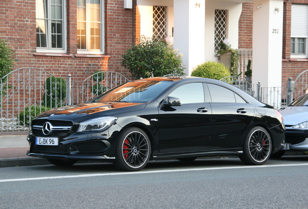 Mercedes-Benz CLA 45 AMG C117