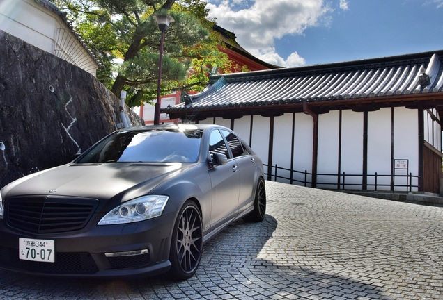 Mercedes-Benz S 63 AMG W221 2011