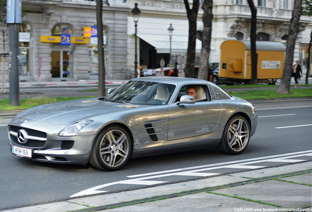 Mercedes-Benz SLS AMG