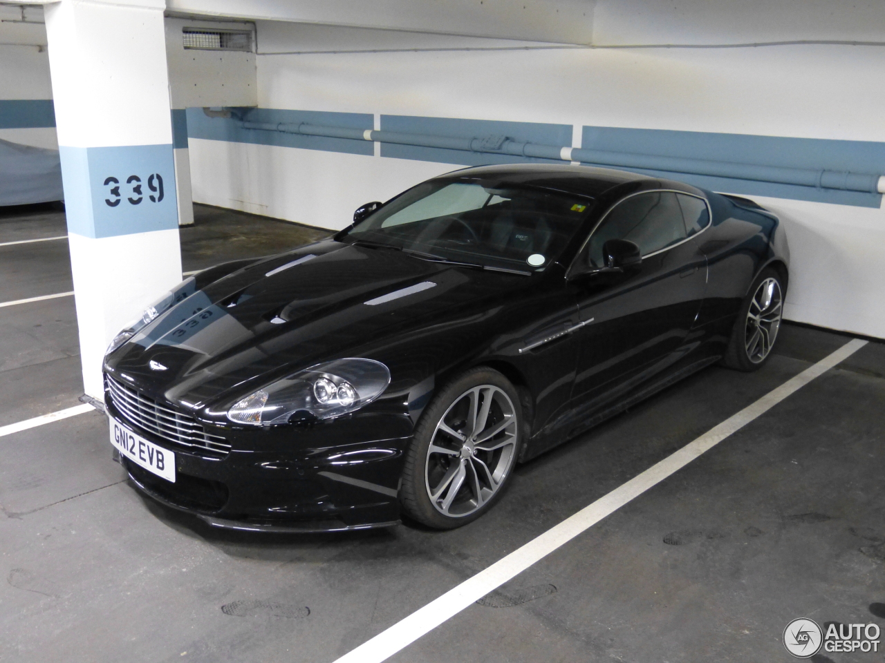 Aston Martin DBS