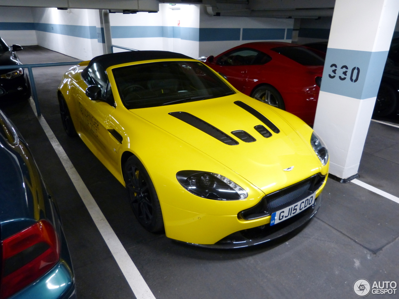 Aston Martin V12 Vantage S Roadster