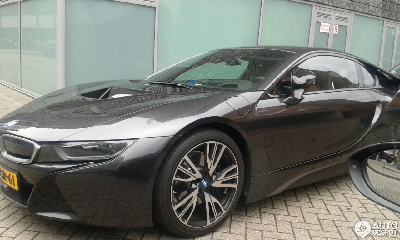 BMW i8