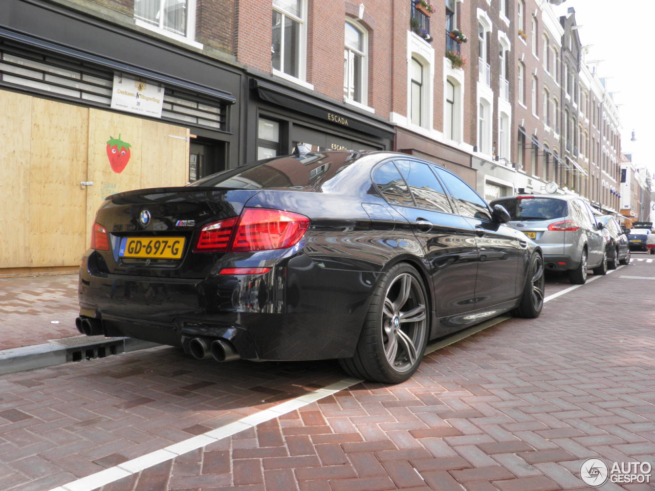 BMW M5 F10 2011