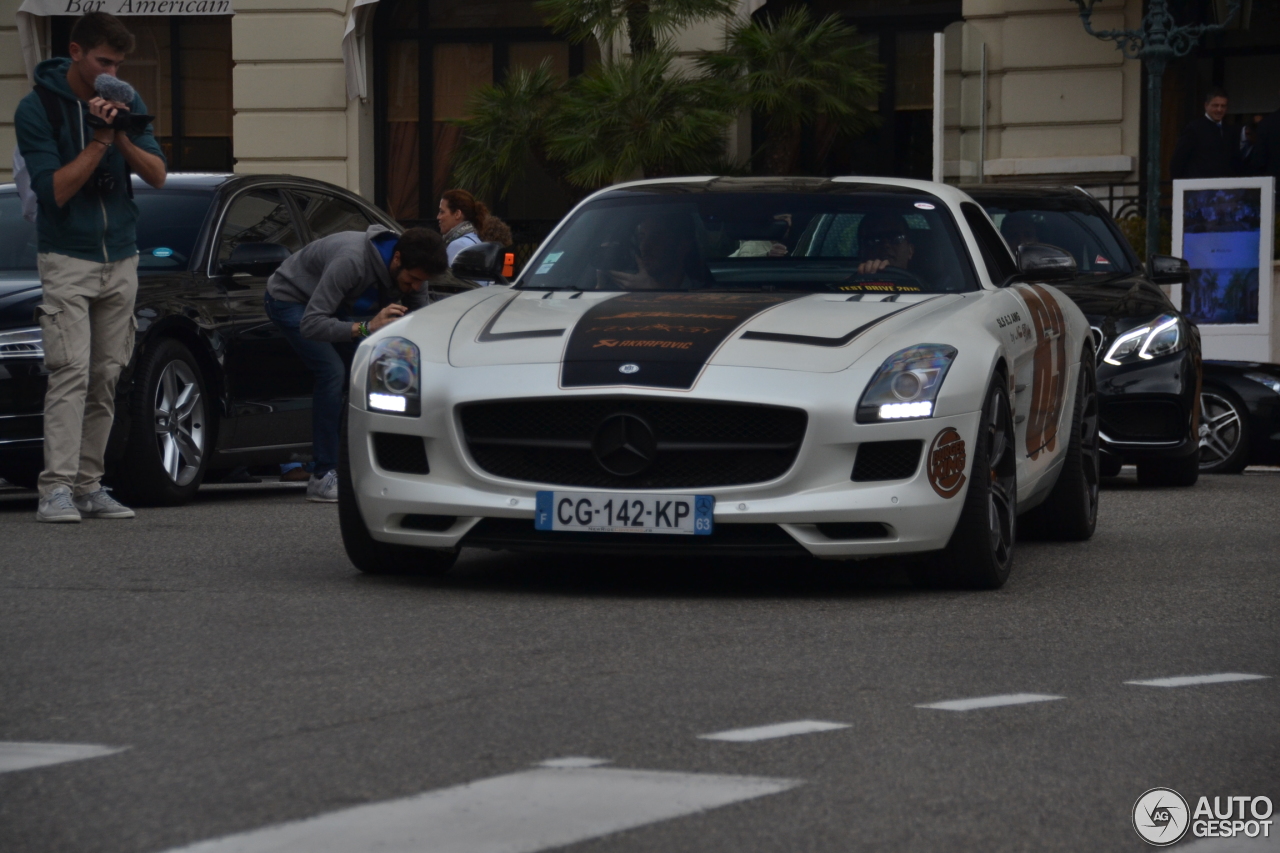 Mercedes-Benz SLS AMG