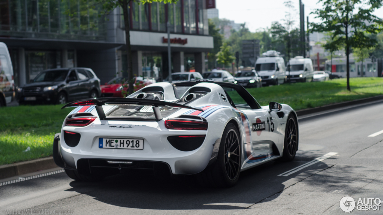 Porsche 918 Spyder Weissach Package