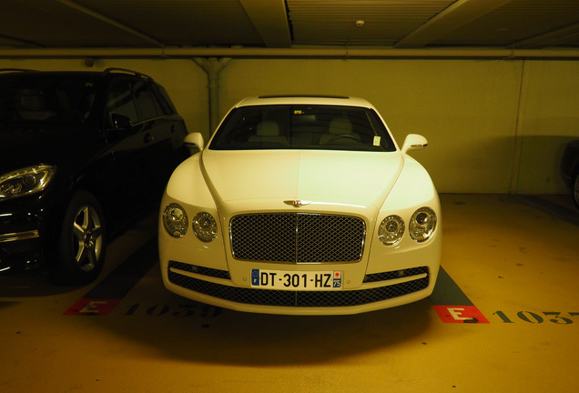 Bentley Flying Spur V8