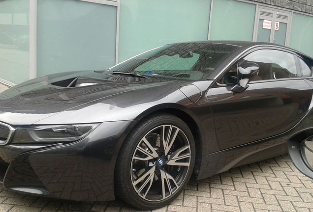 BMW i8