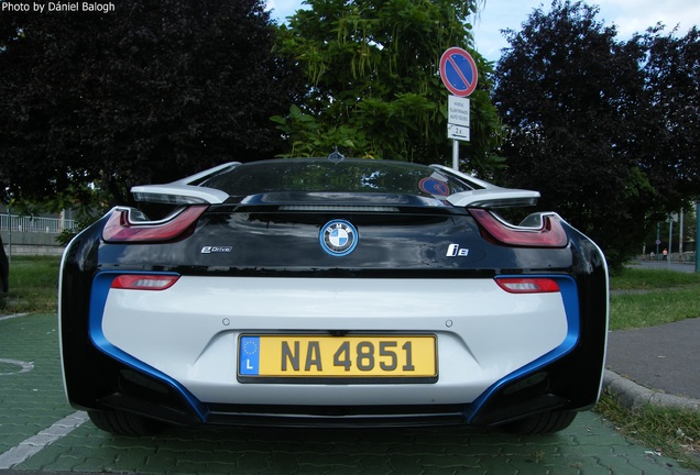 BMW i8