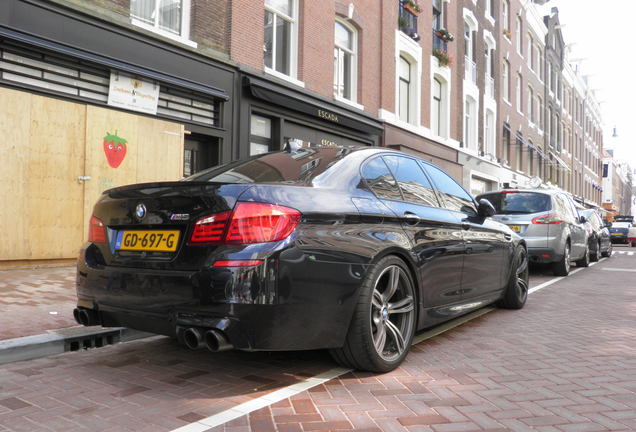 BMW M5 F10 2011