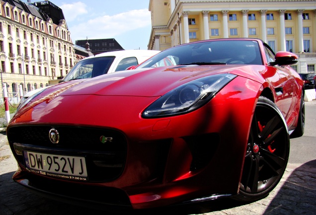 Jaguar F-TYPE R Convertible