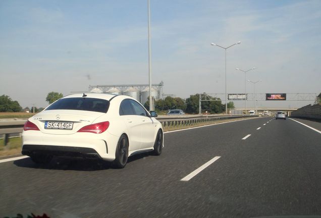 Mercedes-Benz CLA 45 AMG C117