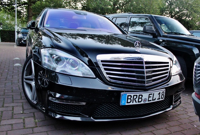 Mercedes-Benz S 63 AMG W221 2011