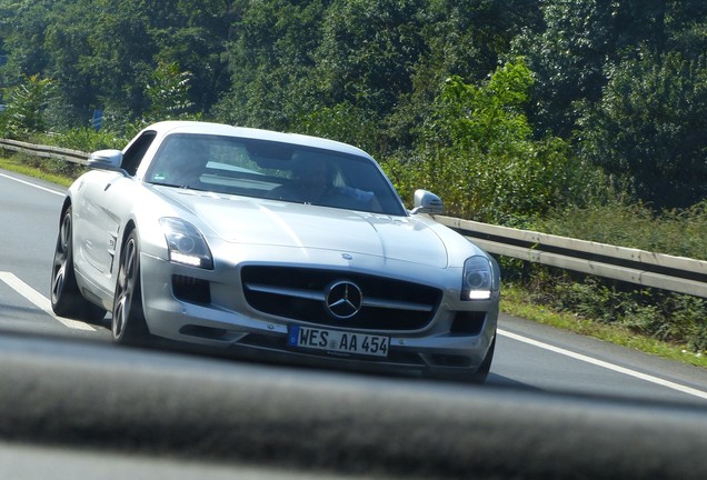 Mercedes-Benz SLS AMG